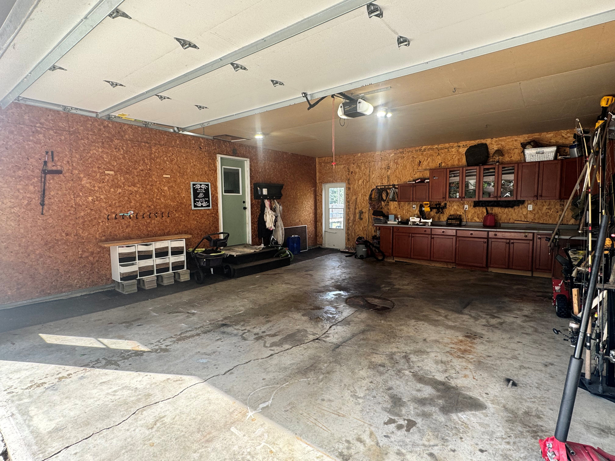 garage.jpg